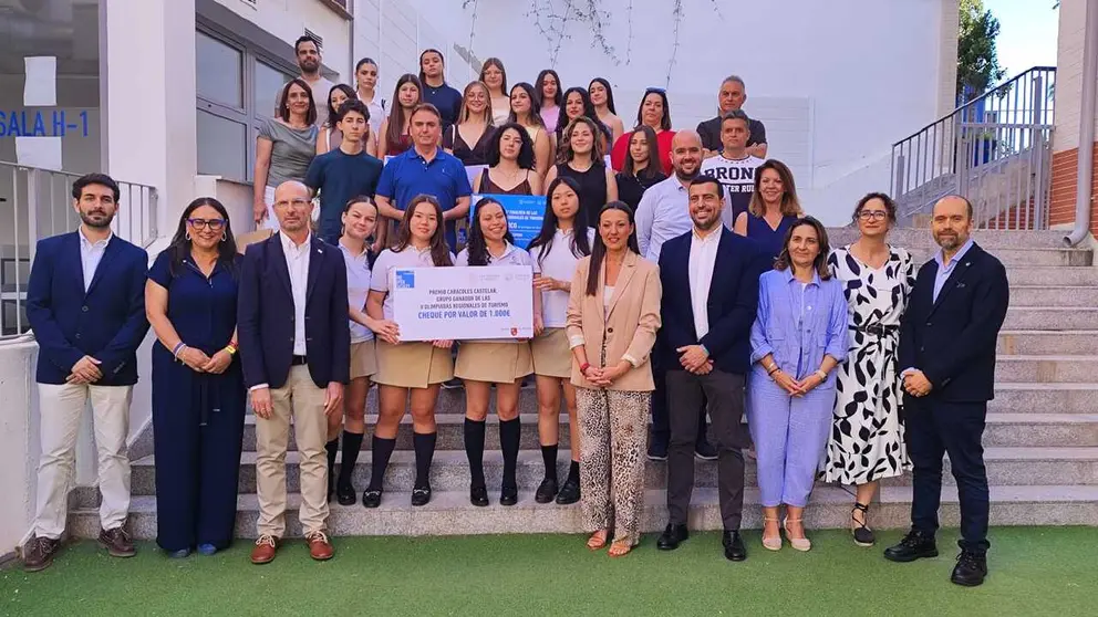 Foto de familia con los premiados. (Agencia Weekend)