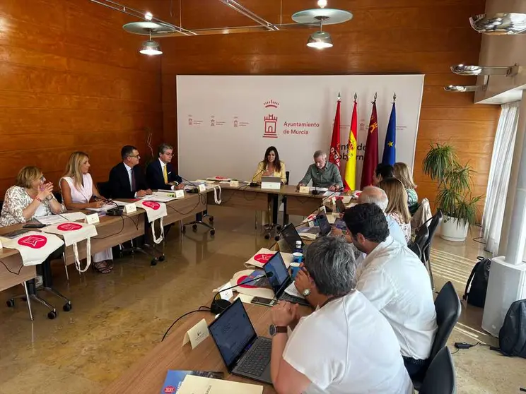 Un momento de la reuni&oacute;n del Consejo de Administraci&oacute;n de Mercamurcia. (Ayto. Murcia)