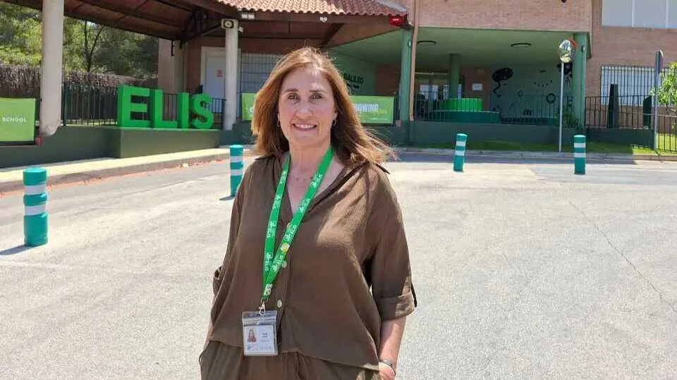 La profesora Raquel S&aacute;nchez, en el campus de Infantil y Primaria de ELIS Murcia. (ELIS Murcia)