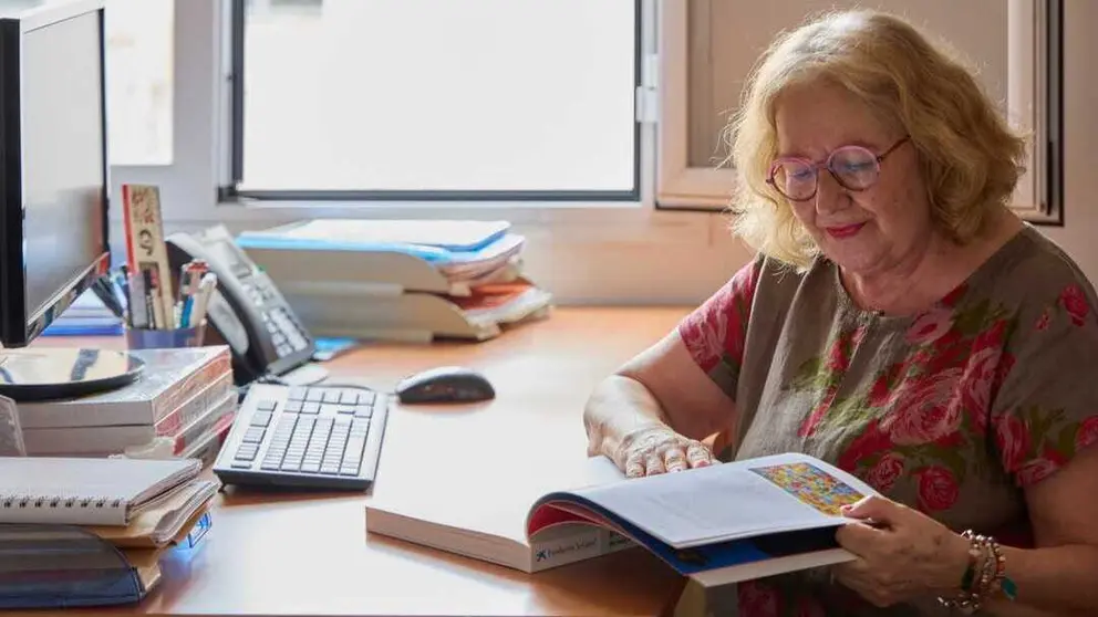 Imagen de una persona mayor realizando uno de los cursos. (Fundaci&oacute;n &rdquo;la Caixa&rdquo;)