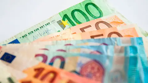 Imagen de archivo de dinero.