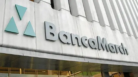 8915_211110bancamarch (1)