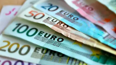 Imagen de dinero. (Archivo)