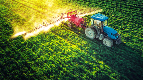 Tractor en el campo.