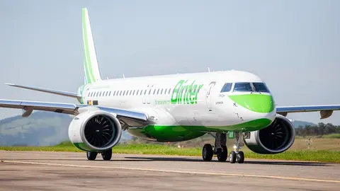 Copia de Embraer E195 E2 (2)