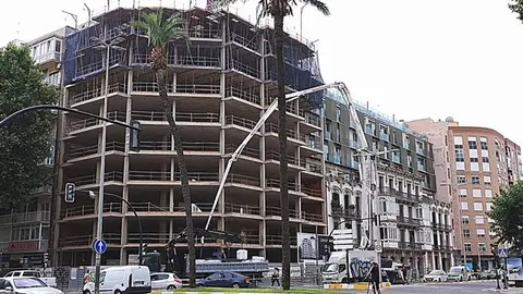 Edificio en construcci&oacute;n en Cartagena. (Archivo)