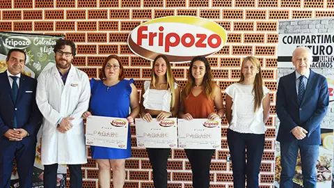 3891_maria-pilar-ponce-y-maria-vicente-becadas-por-el-programa-de-fripozo-para-los-erasmus-torrenos-fripozo