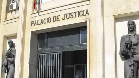 Abogados y procuradores ahogados por las huelgas de Justicia