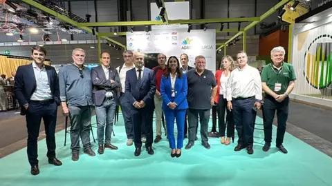 La consejera ha mantenido un breve encuentro de trabajo con las veinte empresas de la plataforma tecnol&oacute;gica AgritechMurcia, y representantes de los centros investigadores, como el IMIDA y CEBAS.