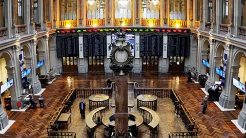 El &iacute;ndice de referencia de la plaza nacional, el IBEX 35, ha ganado 11,4 puntos, ese 0,12%, hasta 9.298,5 enteros. (Archivo)