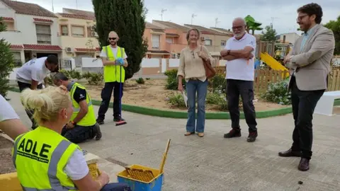 El programa es parte de un itinerario personalizado que permite desarrollar competencias profesionales y personales, para facilitar el acceso al empleo.