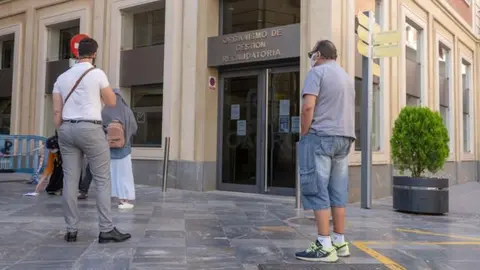 Para facilitar a los contribuyentes el cumplimiento de sus obligaciones, se han establecido nuevos medios y ampliado el n&uacute;mero de puntos de pago.