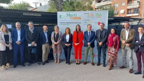 La consejera de Agricultura, Sara Rubira, junto a los participantes de la II Demo HortiDATA 2023 celebrada en el Imida.
