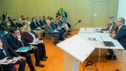 Un momento de la reuni&oacute;n de la Mesa de la Formaci&oacute;n de las Nuevas Industrias. 