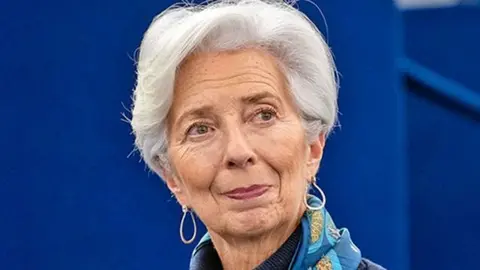 No es momento de empezar a cantar victoria. Tenemos que seguir atentos a las diferentes fuerzas que afectan a la inflaci&oacute;n y firmemente centrados en nuestro mandato de estabilidad de precios, dijo