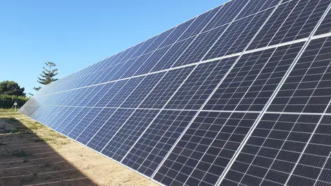 Soltec-Panel-fotovoltaico-sobre-tracker-scaled-1