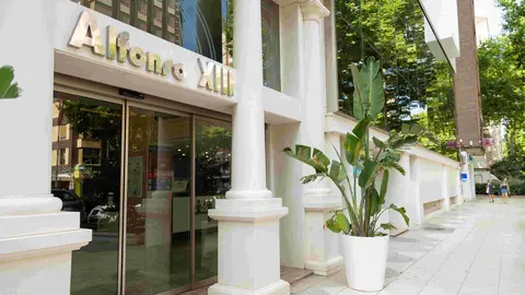 Fachada del Hotel Sercotel Alfonso XIII de Cartagena. (Archivo)