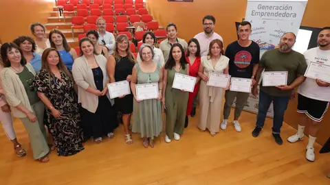 La ADLE entrega sus diplomas a la primera promoci&oacute;n de alumnos de Generaci&oacute;n Emprendedora de 2024.