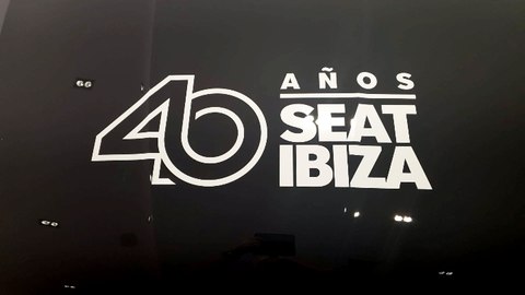 Gin&eacute;s Huertas Cervantes celebra dos hitos hist&oacute;ricos: El SEAT Ibiza y el SEAT Le&oacute;n Marcan 40 y 25 A&ntilde;os