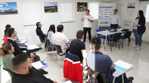 Escuela de Conductores de C&aacute;ritas y Disfrimur.