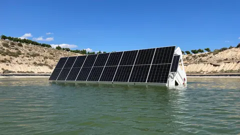 El innovador seguidor solar flotante de Soltec, Flotus.