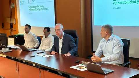 El concejal de Planificaci&oacute;n Urban&iacute;stica, Antonio Navarro, ha asistido este martes a un taller formativo dirigido a profesionales municipales y de entidades colaboradoras que trabajan directamente con inquilinos de las viviendas del parque p&uacute;blico.
