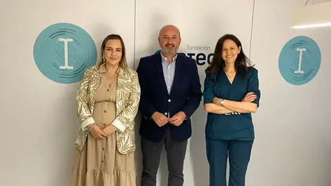 La secretaria general de Frecom, Mar&iacute;a Luisa Lucas, ha mantenido una reuni&oacute;n con Joaqu&iacute;n Ruiz y Sara L&oacute;pez, gerente y directora de proyectos de Fundaci&oacute;n Integra.