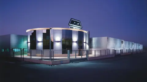 Instalaciones de NZI Helmets. (Archivo)
