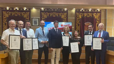 Imagen de la entrega de certificaciones.