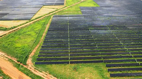 Imagen a&eacute;rea de placas solares de Soltec.
