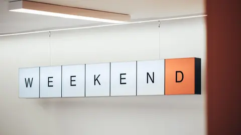 Imagen de la p&aacute;gina web de Agencia Weekend (agenciaweekend.com) donde muestra su logo.