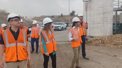 La vicealcaldesa y concejal de Fomento y Patrimonio del ayuntamiento de Murcia, Rebeca P&eacute;rez, ha visitado las instalaciones del Centro de Tratamiendo de Residuos de Ca&ntilde;ada Hermosa.