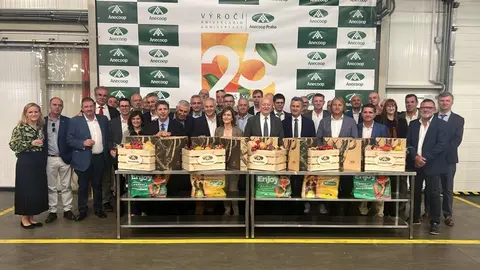 Inauguraci&oacute;n almac&eacute;n Anecoop Praha.