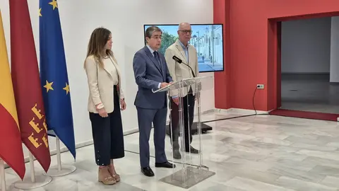 Jes&uacute;s Pacheco presenta la remodelaci&oacute;n del Mercado de Ver&oacute;nicas tras la Junta de Gobierno.