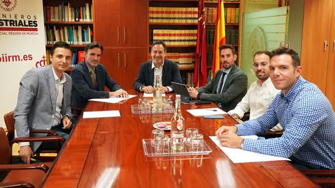 Imagen durante la reuni&oacute;n.