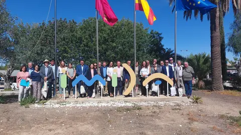 La consejera Sara Rubira, junto a la delegaci&oacute;n de Latinoam&eacute;rica durante su visita al IMIDA.