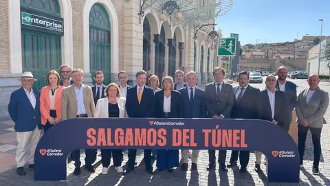 Imagen de grupo en el encuentro promovido por el movimiento #QuieroCorredor.
