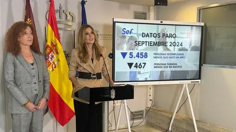 La consejera de Empleo, Marisa L&oacute;pez Arag&oacute;n, junto con la directora del SEF, Pilar Valero, ofrece los datos de paro del mes de septiembre.