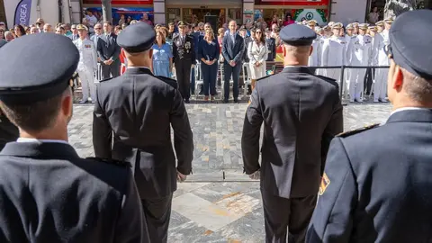 La alcaldesa en el acto conmemorativo de los &Aacute;ngeles Custodios en el D&iacute;a de la Polic&iacute;a Nacional.