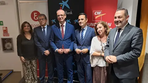 Inauguraci&oacute;n de la primera charla del X ciclo de educaci&oacute;n financiera organizado por la consejer&iacute;a de Educaci&oacute;n, el Colegio de Economistas , la Fundaci&oacute;n Cajamurcia y CaixaBank.