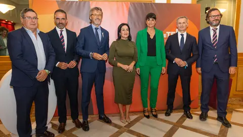 Imagen de familia durante la celebraci&oacute;n del 30 aniversario del Cetem.