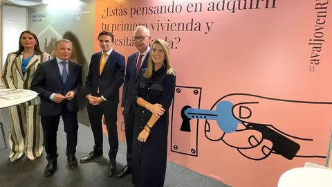 El consejero de Fomento e Infraestructuras, Jorge Garc&iacute;a Montoro, visita el espacio de la Regi&oacute;n de Murcia en la Feria de la Vivienda de la Regi&oacute;n de Murcia.