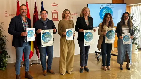 Imagen de familia durante la presentaci&oacute;n del Green Innovation Camp-Water.