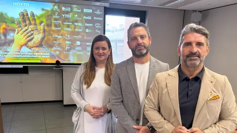 Imagen durante la presentaci&oacute;n del c&oacute;ctel solidario de HoyT&uacute; a favor de los afectados por la DANA.