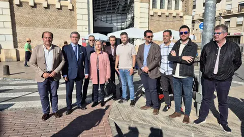 El concejal de Comercio del ayuntamiento de Murcia, Jes&uacute;s Pacheco, visita el Mercado de Ver&oacute;nicas acompa&ntilde;ado por representantes de la empresa Pavasal.