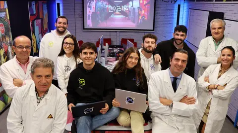 Imagen de los j&oacute;venes participantes en la segunda edici&oacute;n del programa de innovaci&oacute;n &lsquo;Business Tech LAB&rsquo;. (Grupo Fuertes)