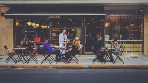 Terraza de un restaurante. (Imagen de Pexels en Pixabay)