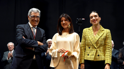 Foto Perla Fuertes acad&eacute;mico y alcaldesa