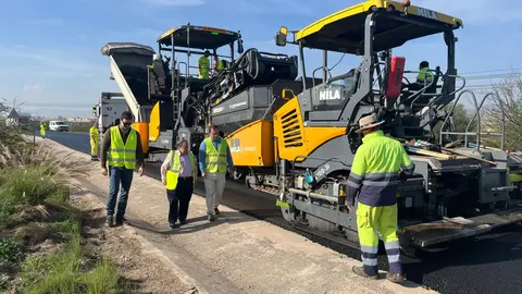 El director general de Carreteras, Francisco Carrillo, durante su visita a las obras de la carretera regional RM-D14, que discurre por el municipio de &Aacute;guilas. (CARM)