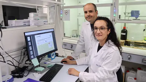 Los investigadores Mar&iacute;a Cuartero y Gast&oacute;n Crespo, codirectores de UCAM-SENS. (UCAM)